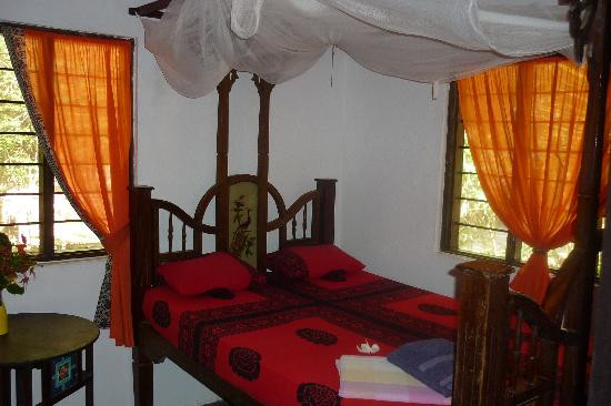 Robinson's Place主图