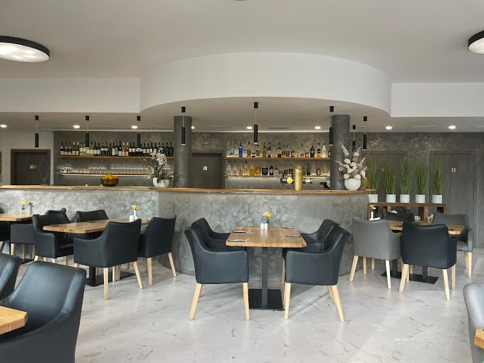 Alvazo Grill & Restaurant