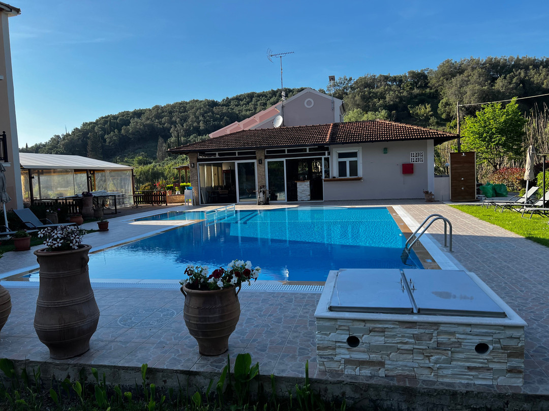 Nadolia Apartments主图