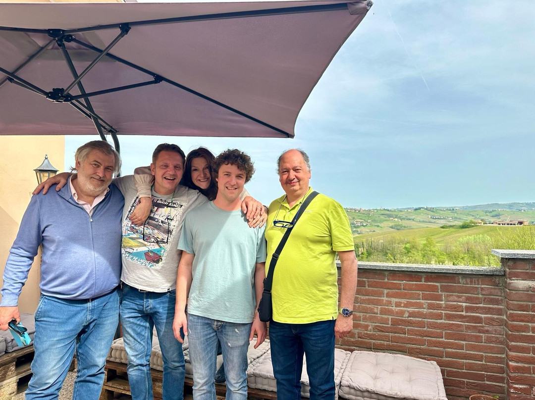 Milan Oltrepo Pavese Vineyards Grape Stomping and Wine Tasting-Robecco Pavese必去景点