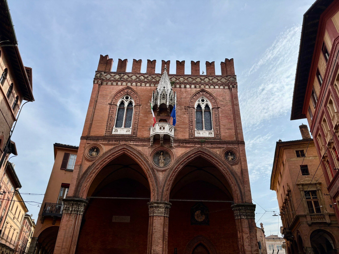 Palazzo della Mercanzia-博洛尼亚必去景点