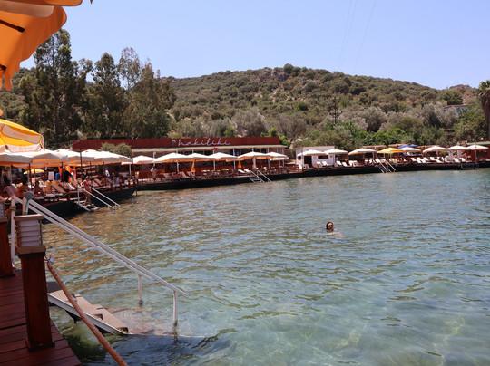 Hakiliki Beach Club-卡斯必去景点