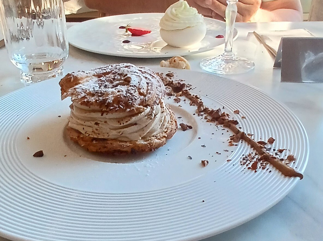 基里亚德查尔特酒店主图