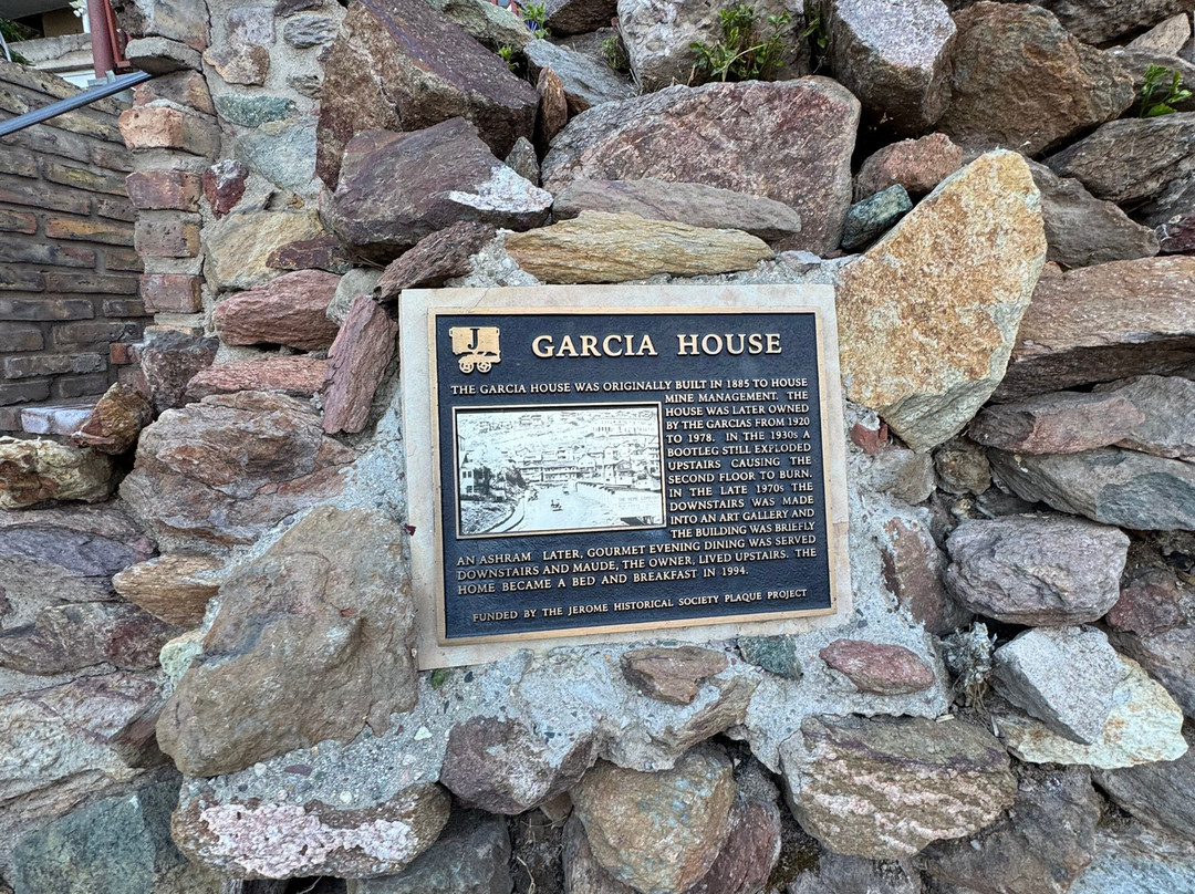 Ghost City Inn主图