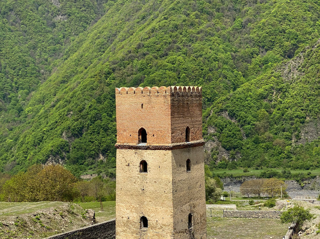 Sumug Gala Tower-Qakh必去景点