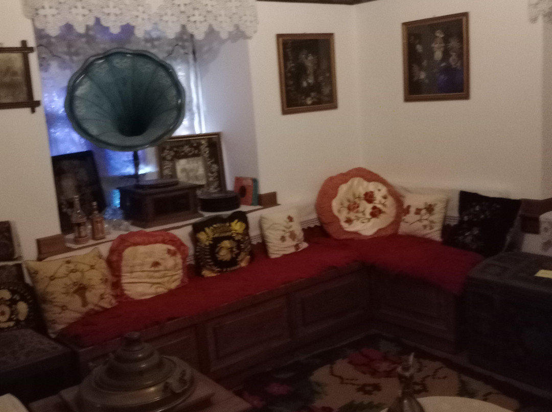 Laografikó Mouseío Chrístou Tsiótsiou Tatiánas Ntérou-Siatista必去景点