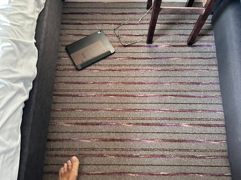 德比东普瑞米尔酒店主图