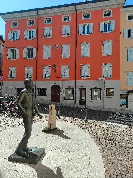 Statua di Carlo Michelstaedter-戈里齐亚必去景点