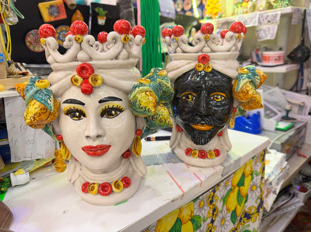 Aretusa Ceramiche  & Souvenir-锡拉库扎必去景点