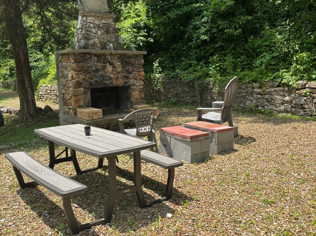 Cedar Mere Riverside-Dixon必去景点