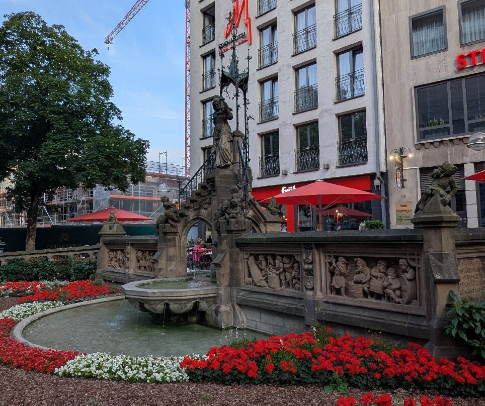 Heinzelmaennchenbrunnen-科隆必去景点