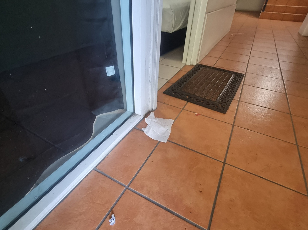 Cosmopolitan Motel & Serviced Apts主图