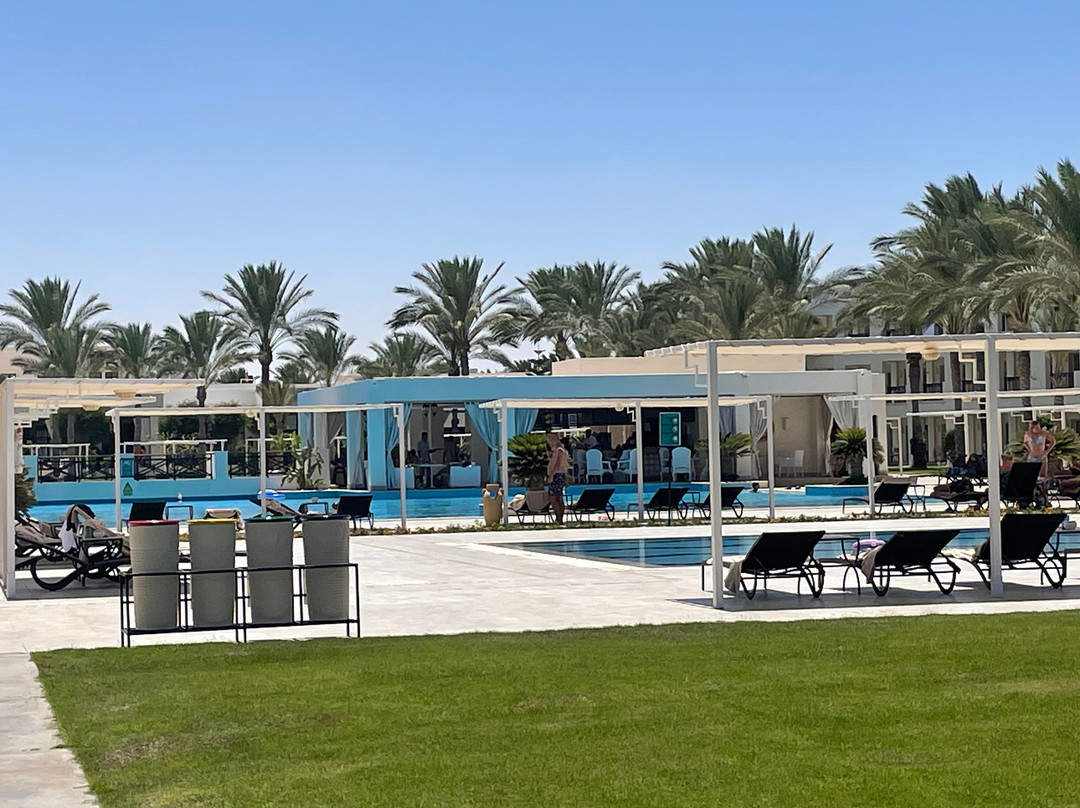 JAZ Elite Crystal, Almaza Bay主图