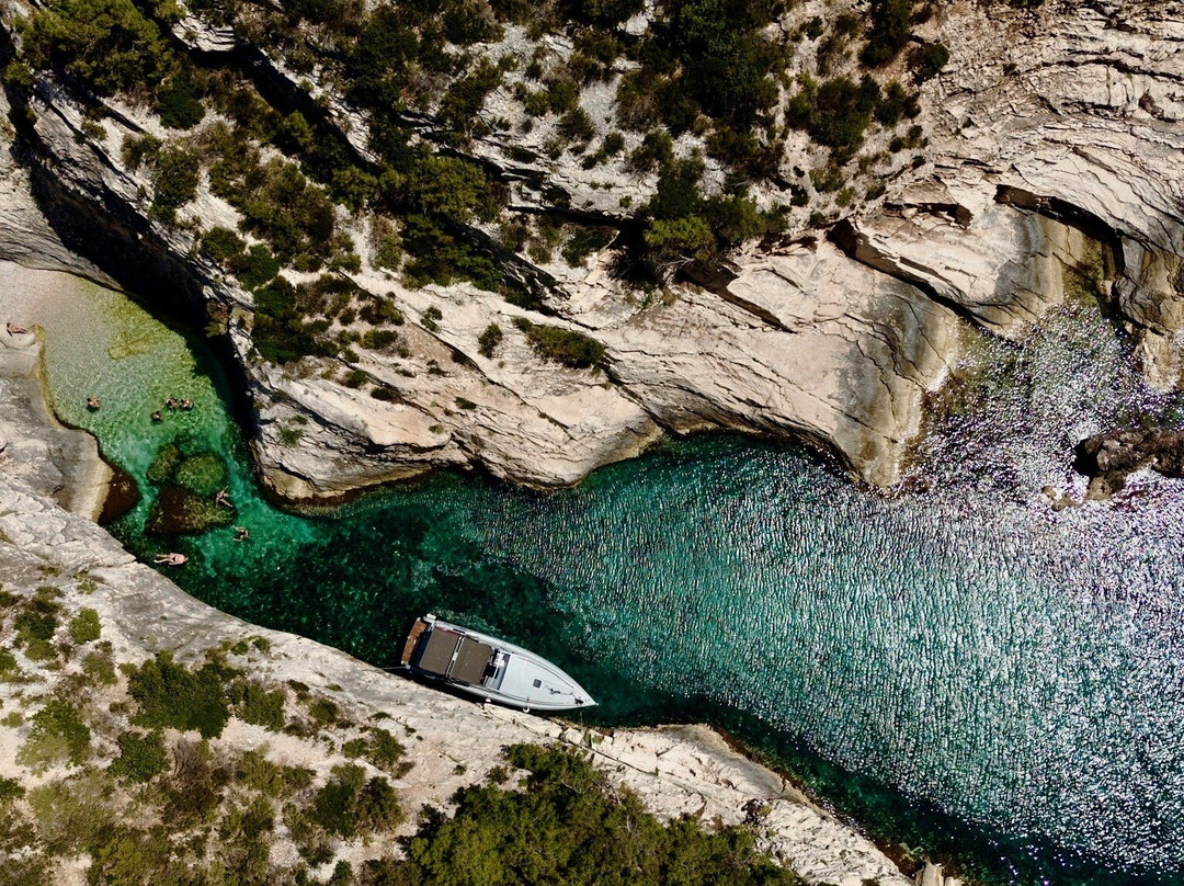 Kaukal-Komiza必去景点