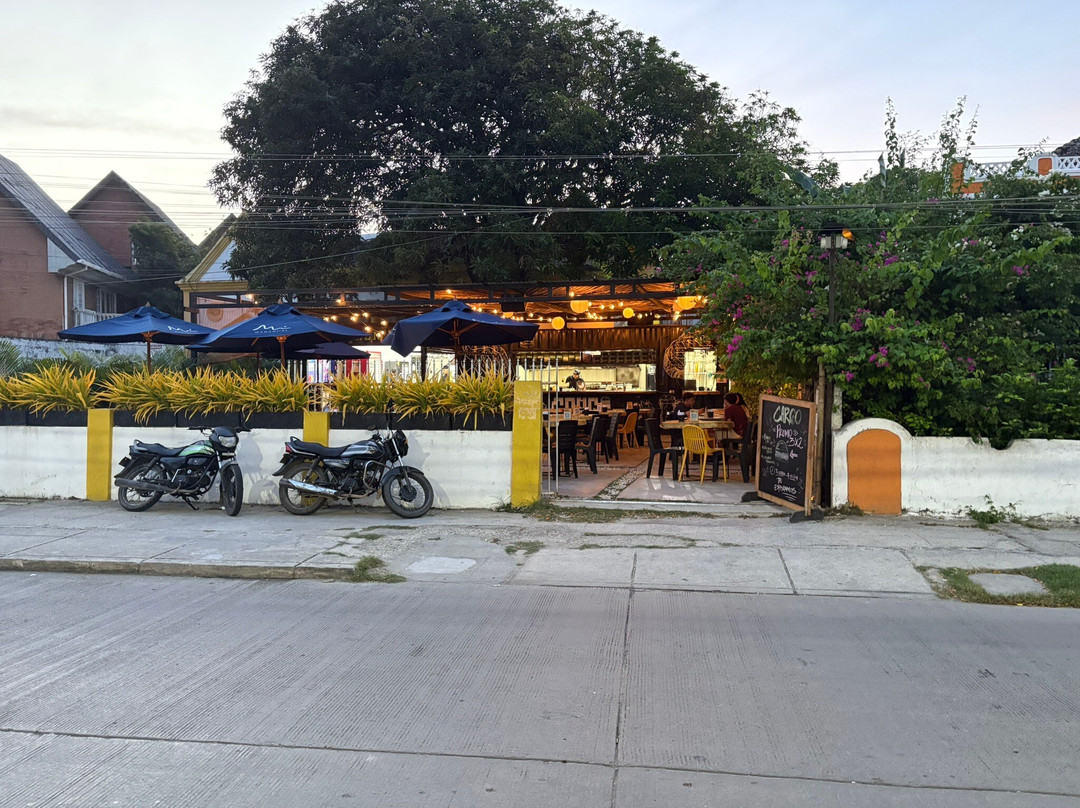 Carlo Beer Burger & Grill