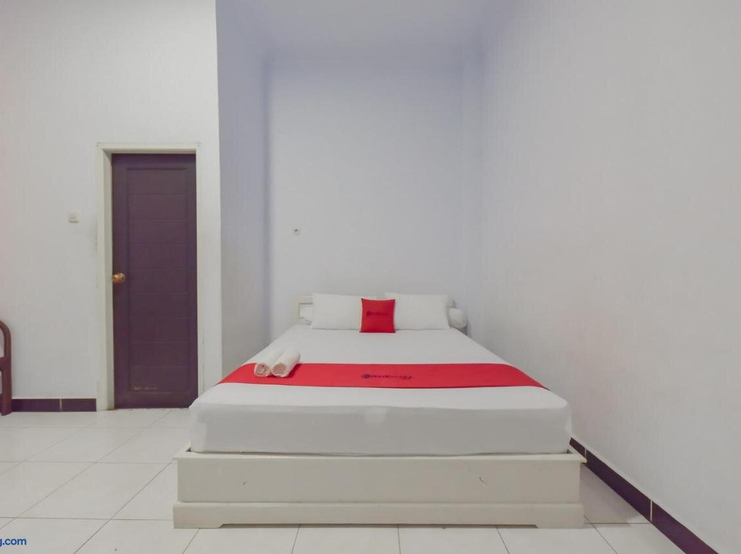 RedDoorz Syariah near Ramayana Mall Tarakan