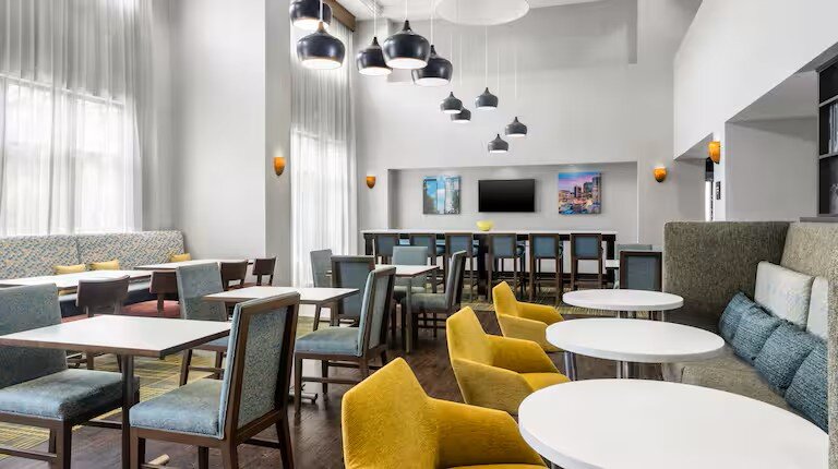 Hampton Inn & Suites Birmingham/280 East-eagle Point-餐饮