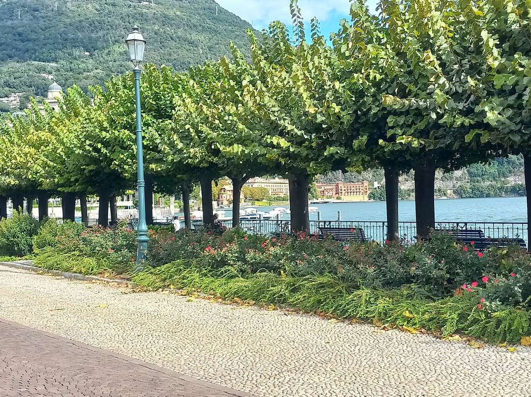 Lungolago-切尔诺比奥必去景点