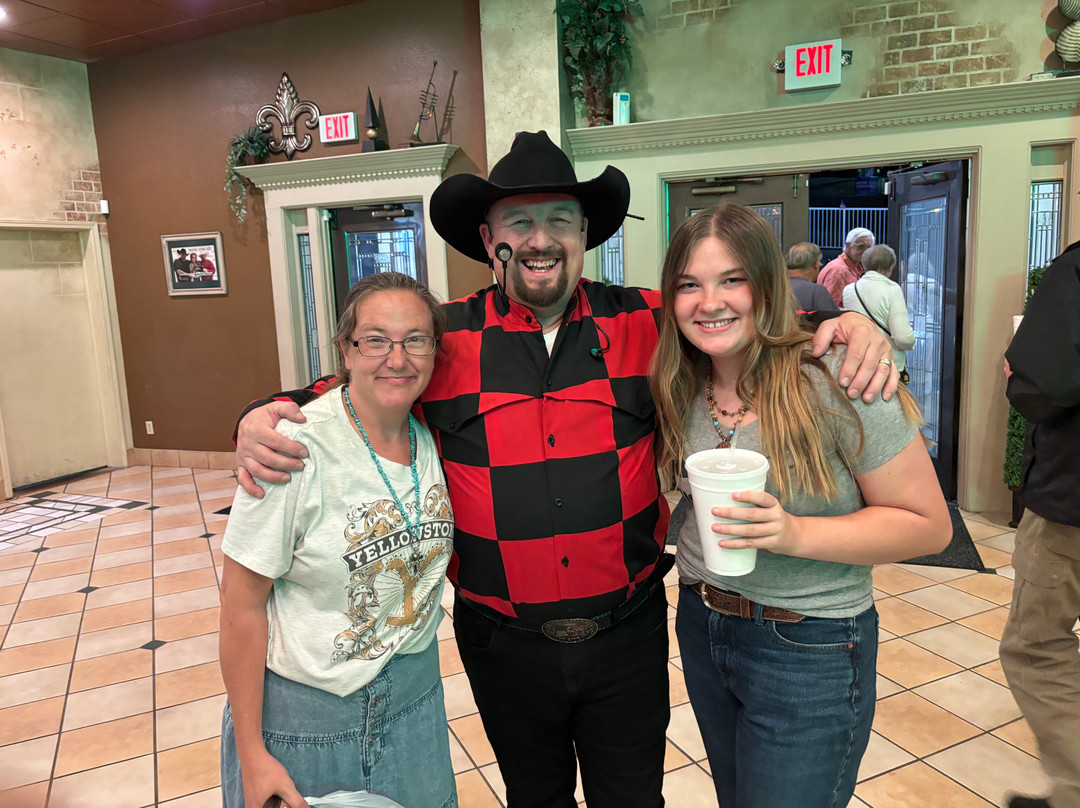 A Garth Tribute-布兰森必去景点