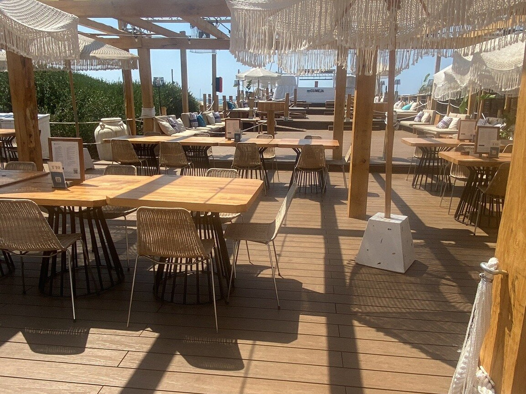 Cumeja Beach Club-Baia Domizia必去景点