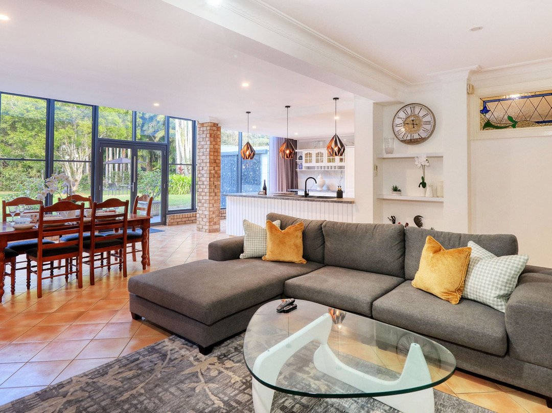 Mt Tamborine Stonehaven Guest House主图