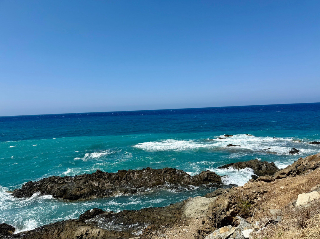 Paradise Beach-Pomos必去景点