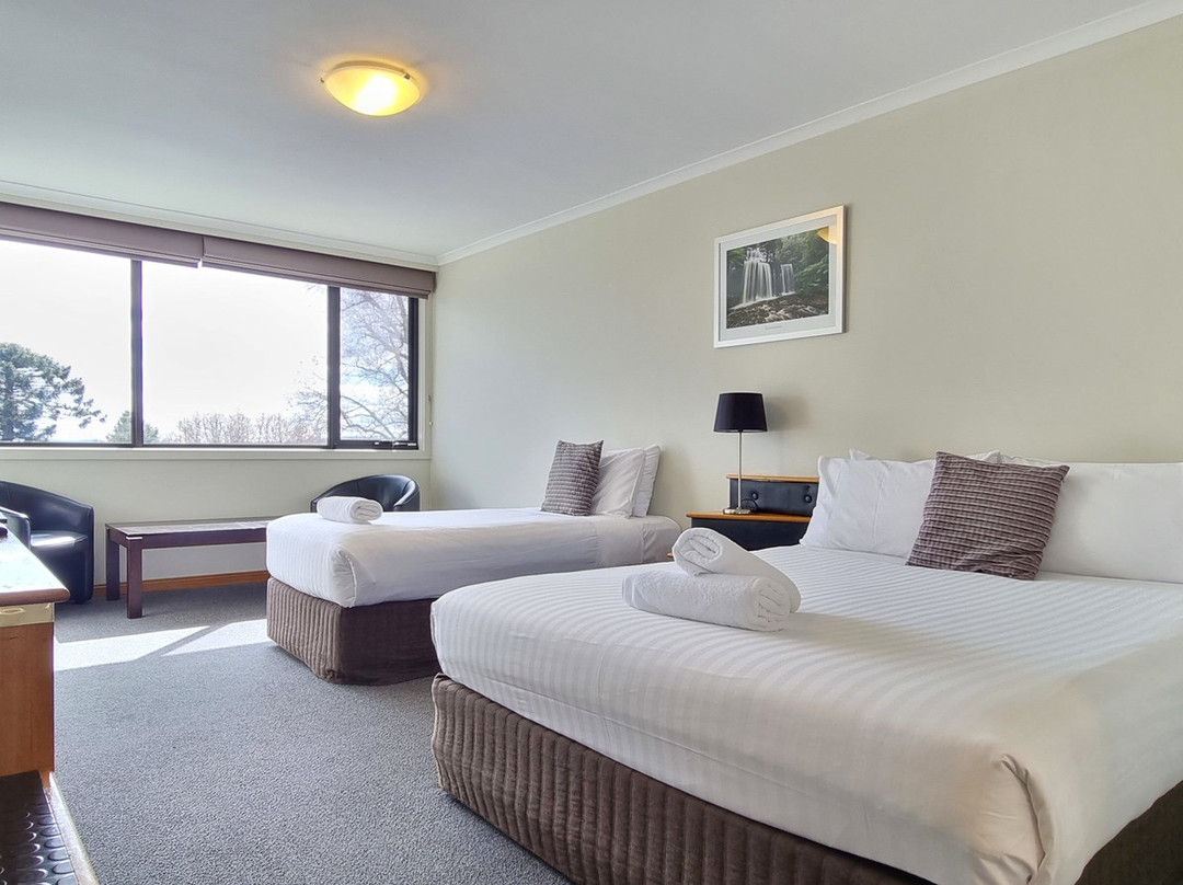 康莫丽晶酒店主图