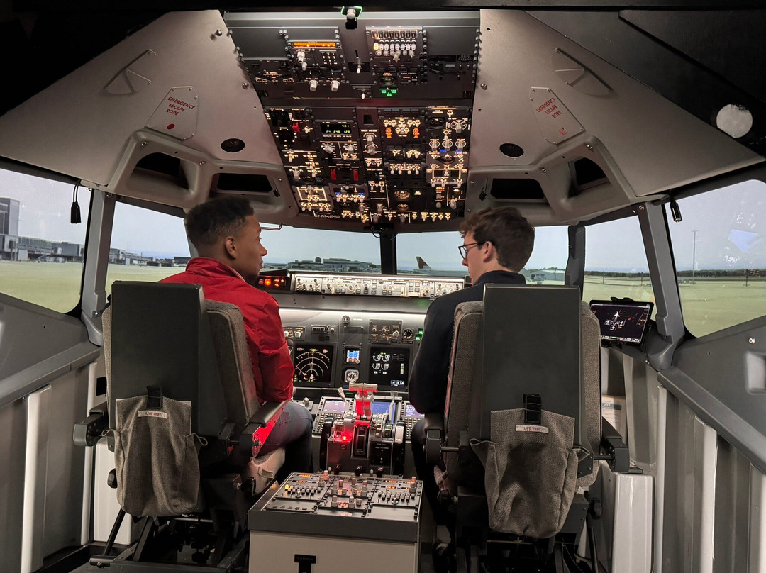 Simair737 Flight Simulators-切尔滕纳姆必去景点