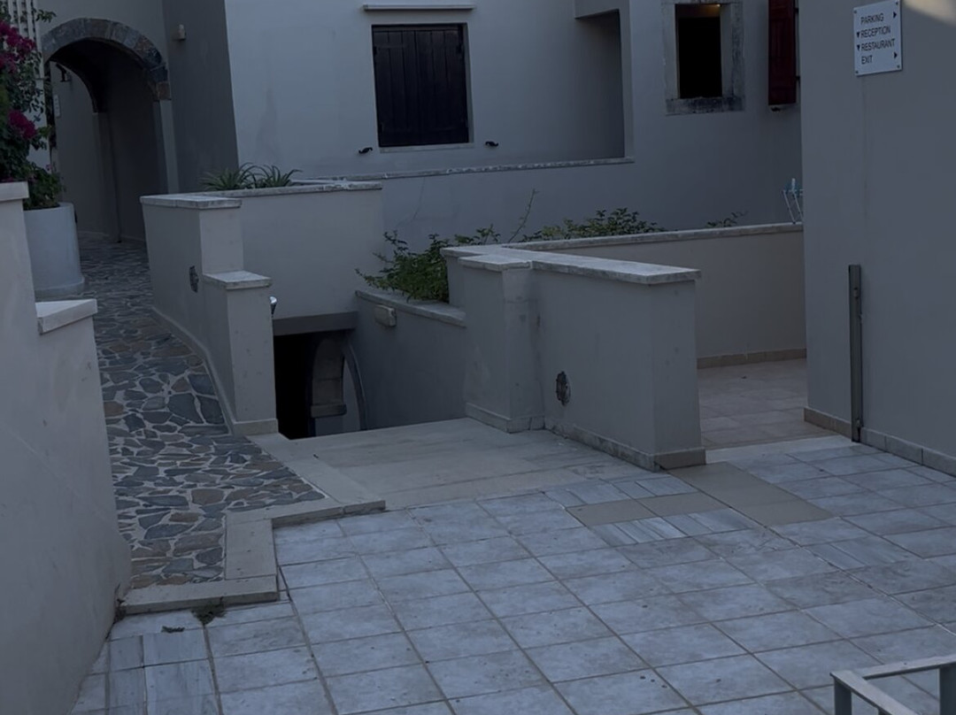 Stefanos Village Hotel主图