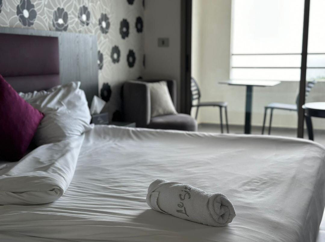 Le Six Hotel And Resort主图