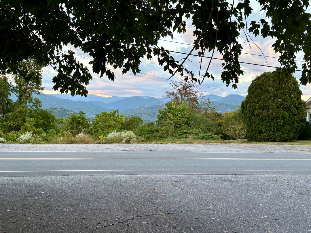 Ridge Top Motel & Campground主图