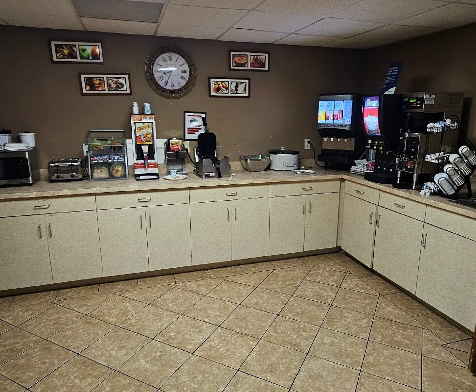 Super 8 By Wyndham Chamberlain Sd主图