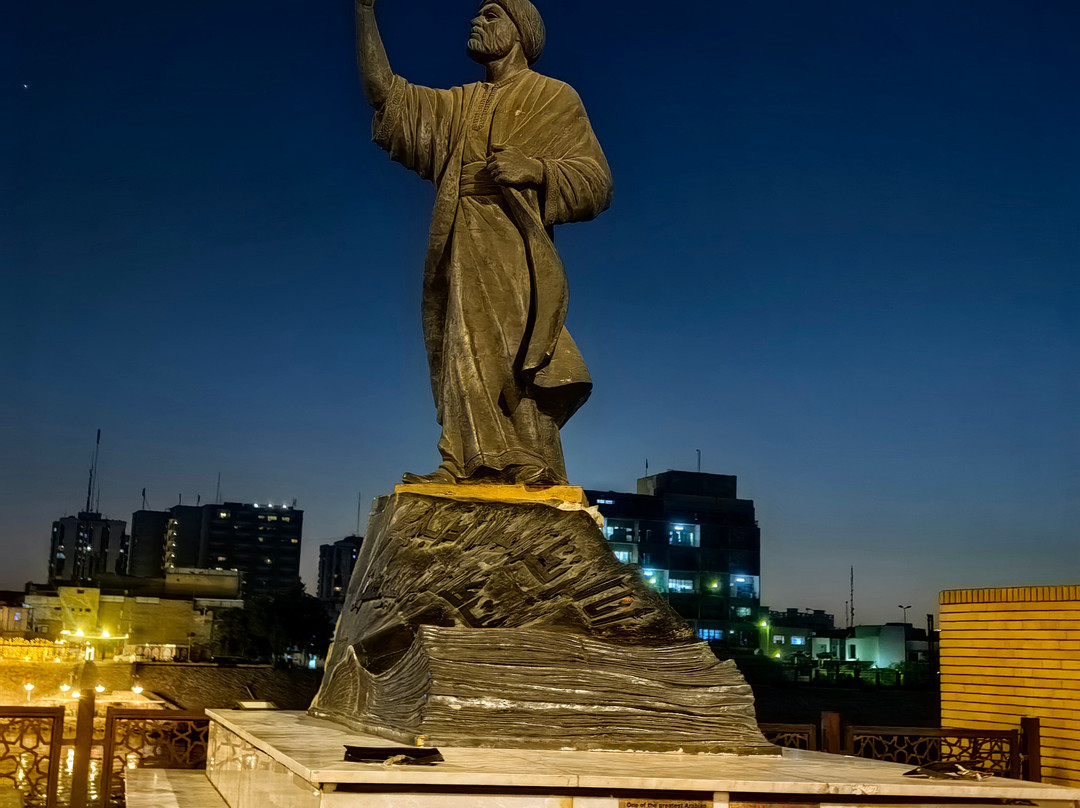Al-Mutanabbi Statue-Baghdad必去景点