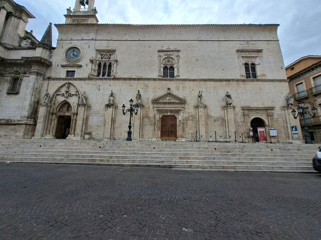 Corso Ovidio-苏尔莫纳必去景点