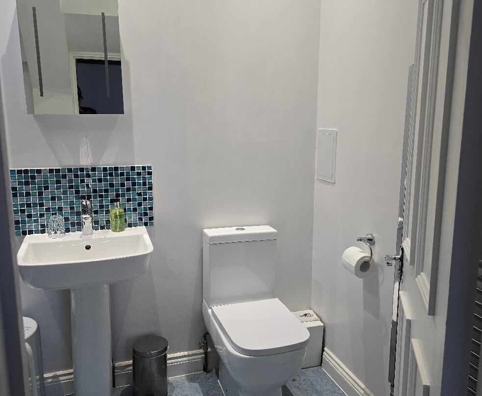 Alexandra Hotel主图