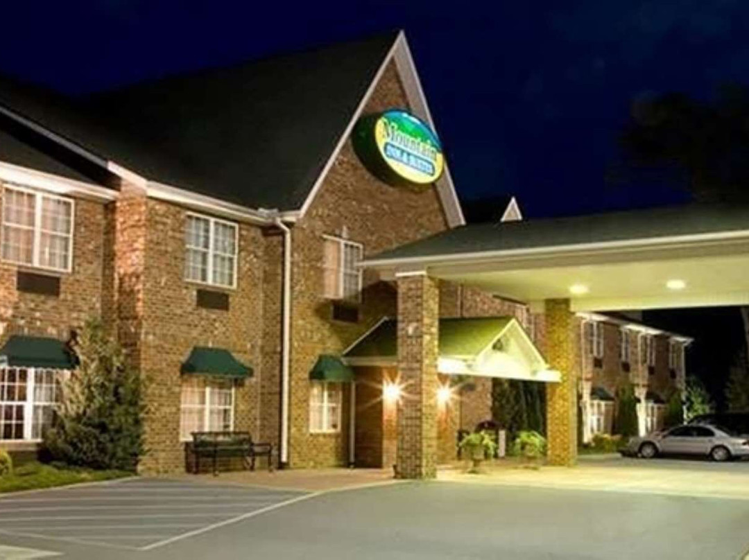Saluda酒店住宿-Mountain Inn & Suites Flat Rock