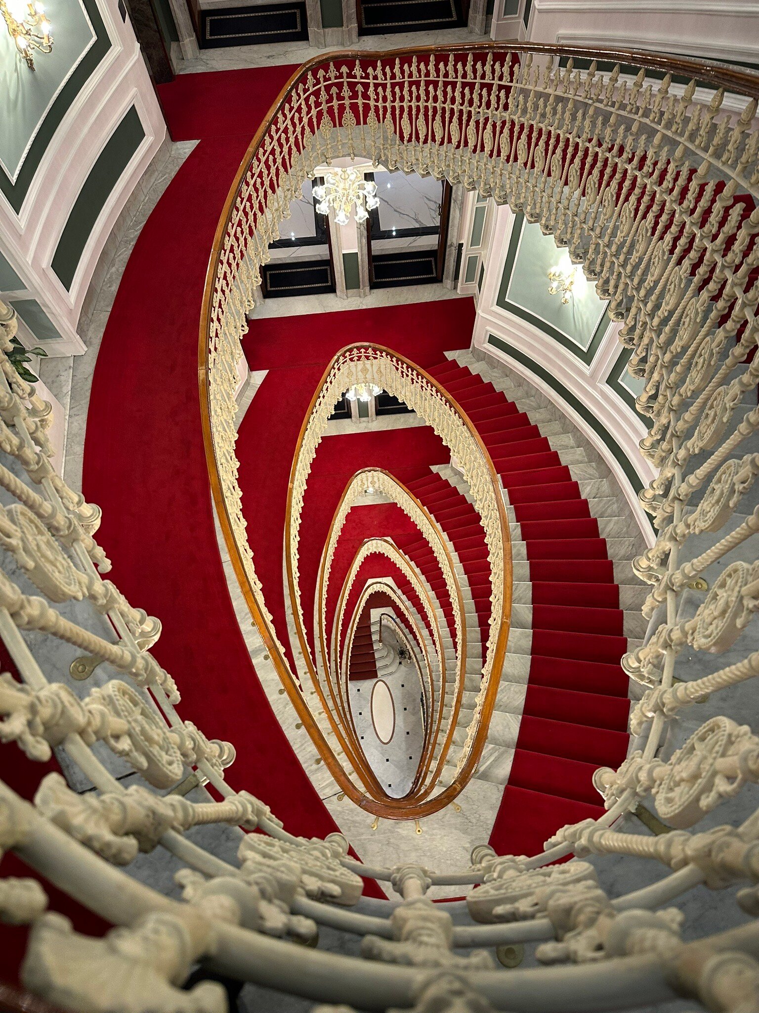 布里斯托宫殿酒店-官方