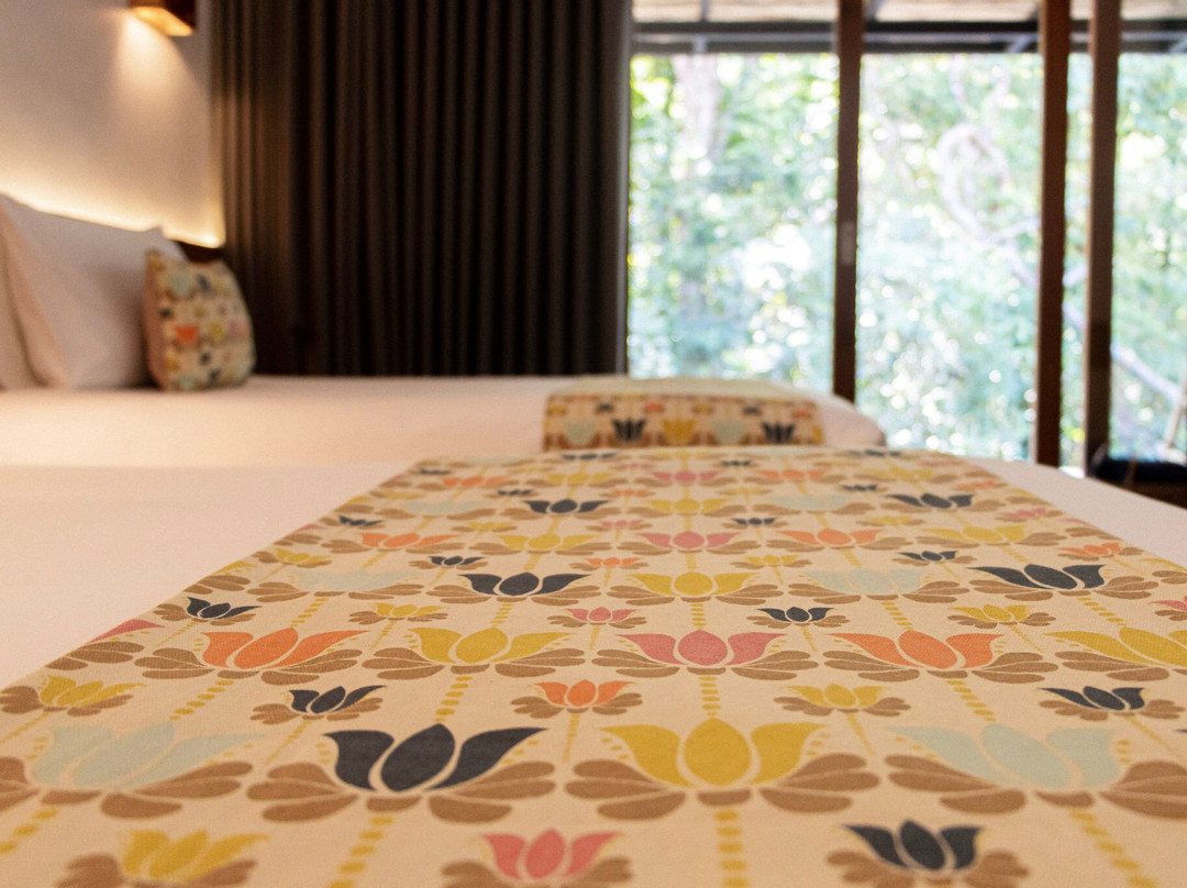 Island Center Point主图