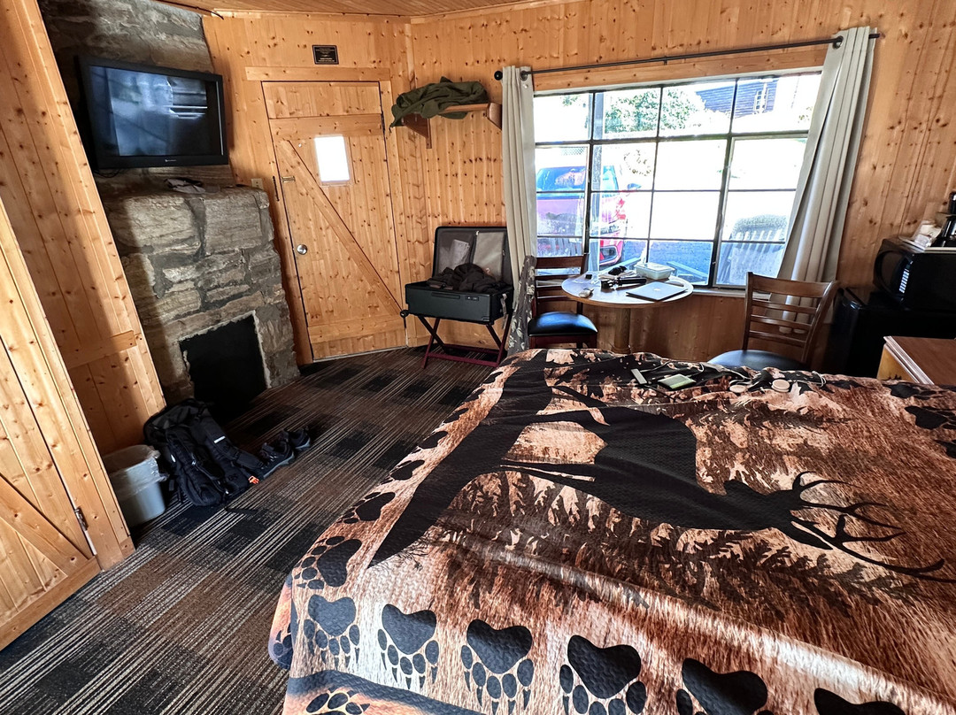 Lloyd's On The River Country Inn By Oyo主图