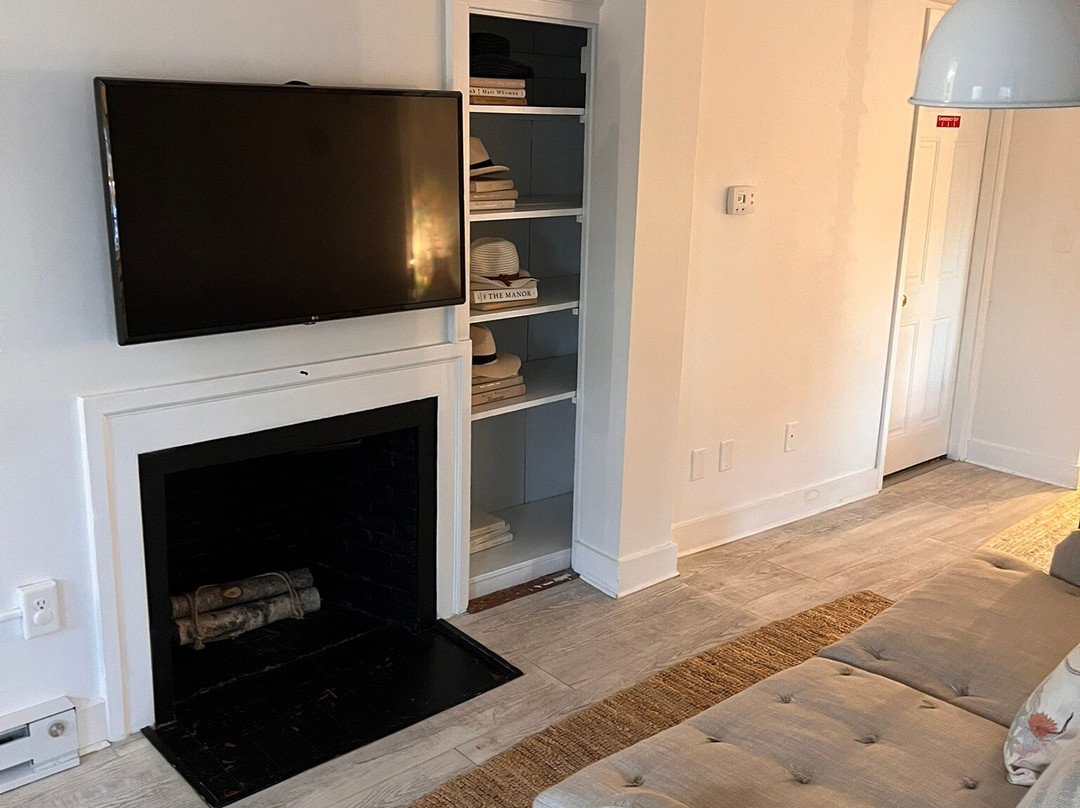 The Coonamessett主图