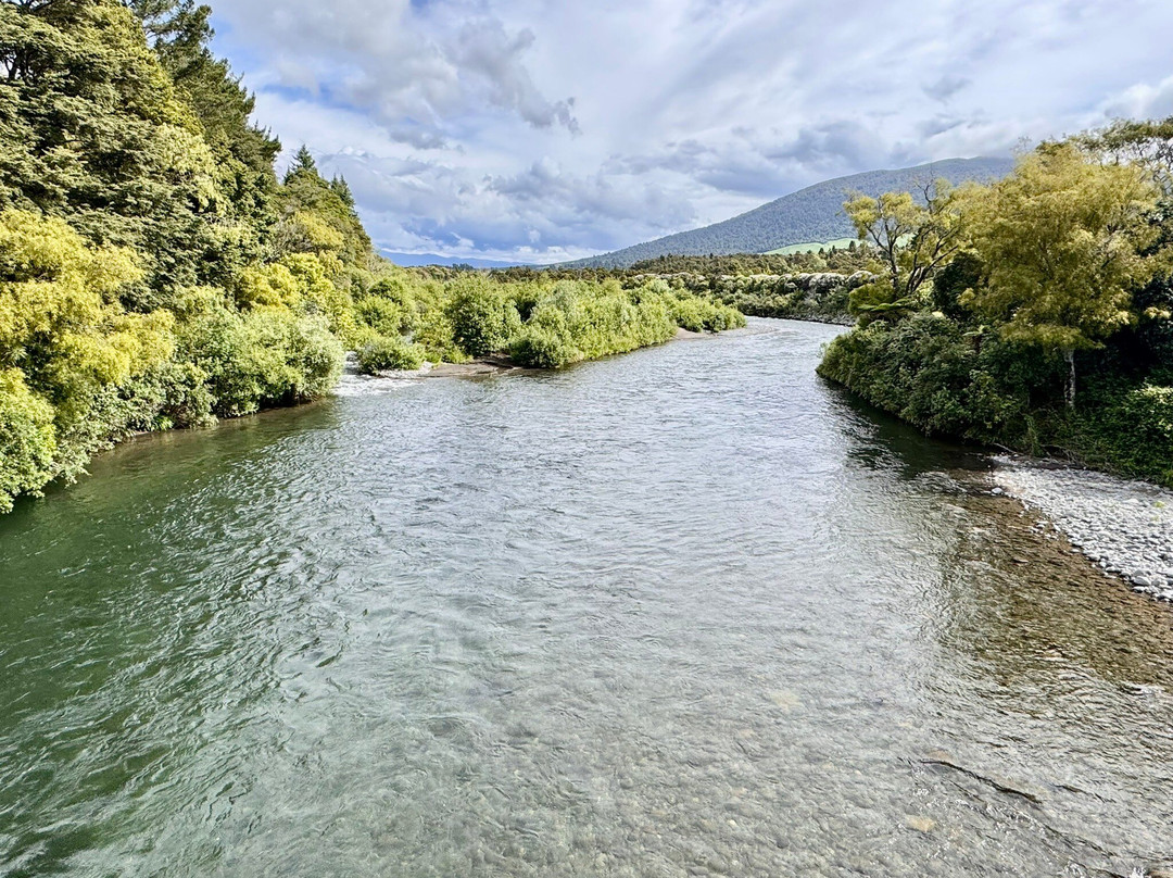 River Birches Lodge主图