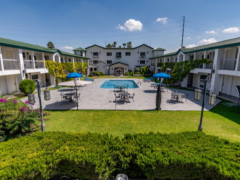 昆塔多拉达酒店&套房主图