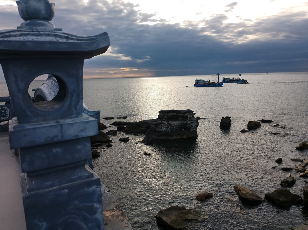 Dinh Cau Rock (cau Temple)-富国岛必去景点