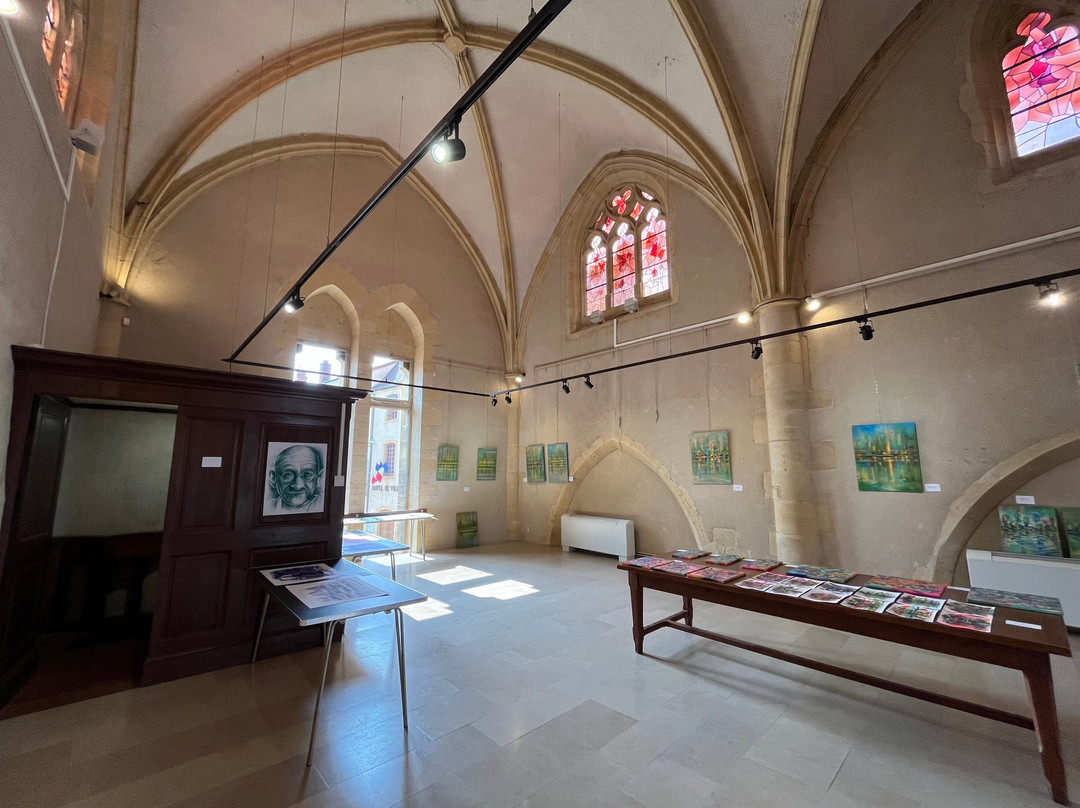 Tour Saint-Nicolas-Paray Le Monial必去景点