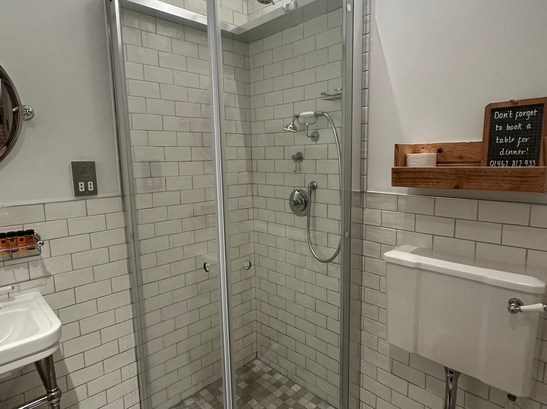 皇冠酒馆、餐厅及住宿宾馆主图