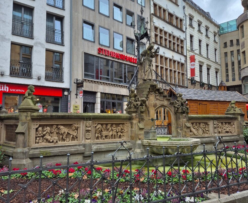 Heinzelmaennchenbrunnen-科隆必去景点