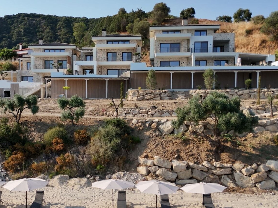 EōSea Beach Villas