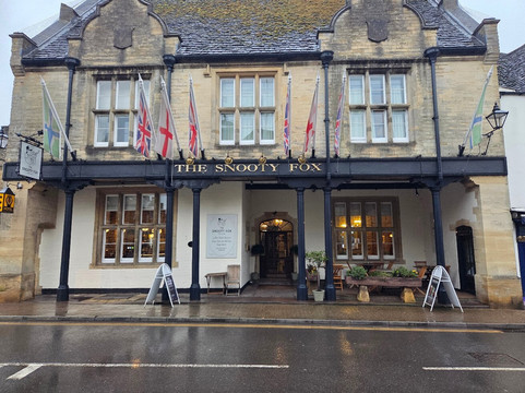 福克斯司农提酒店主图