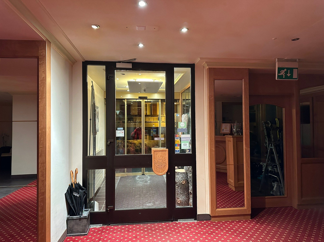 酒店昆仑霍夫洛克尔巴特主图