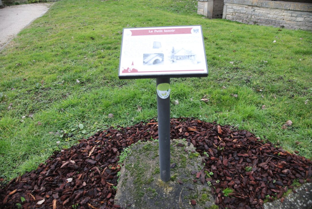 La source et le lavoir de Perrey-Crissey必去景点